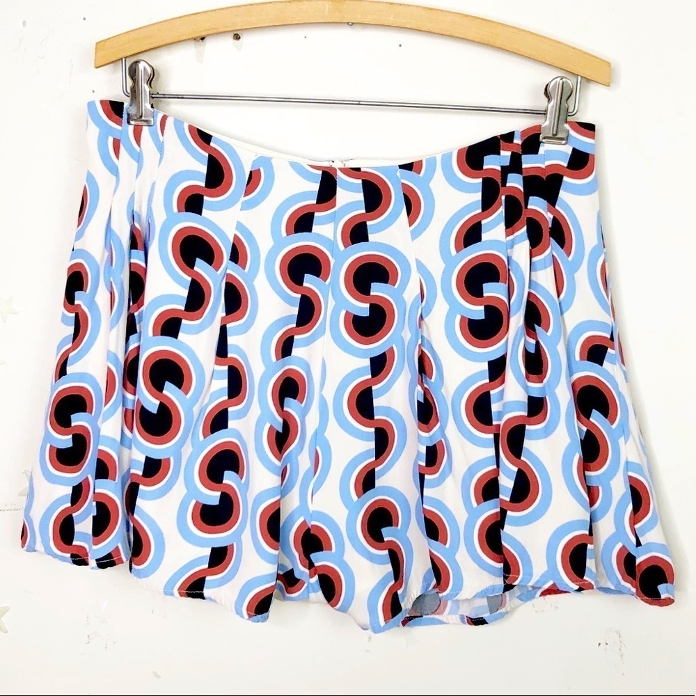 C/MEO Collective graphic print shorts